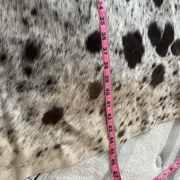 Spotted Cowhide Rug - Picture 4 of 6